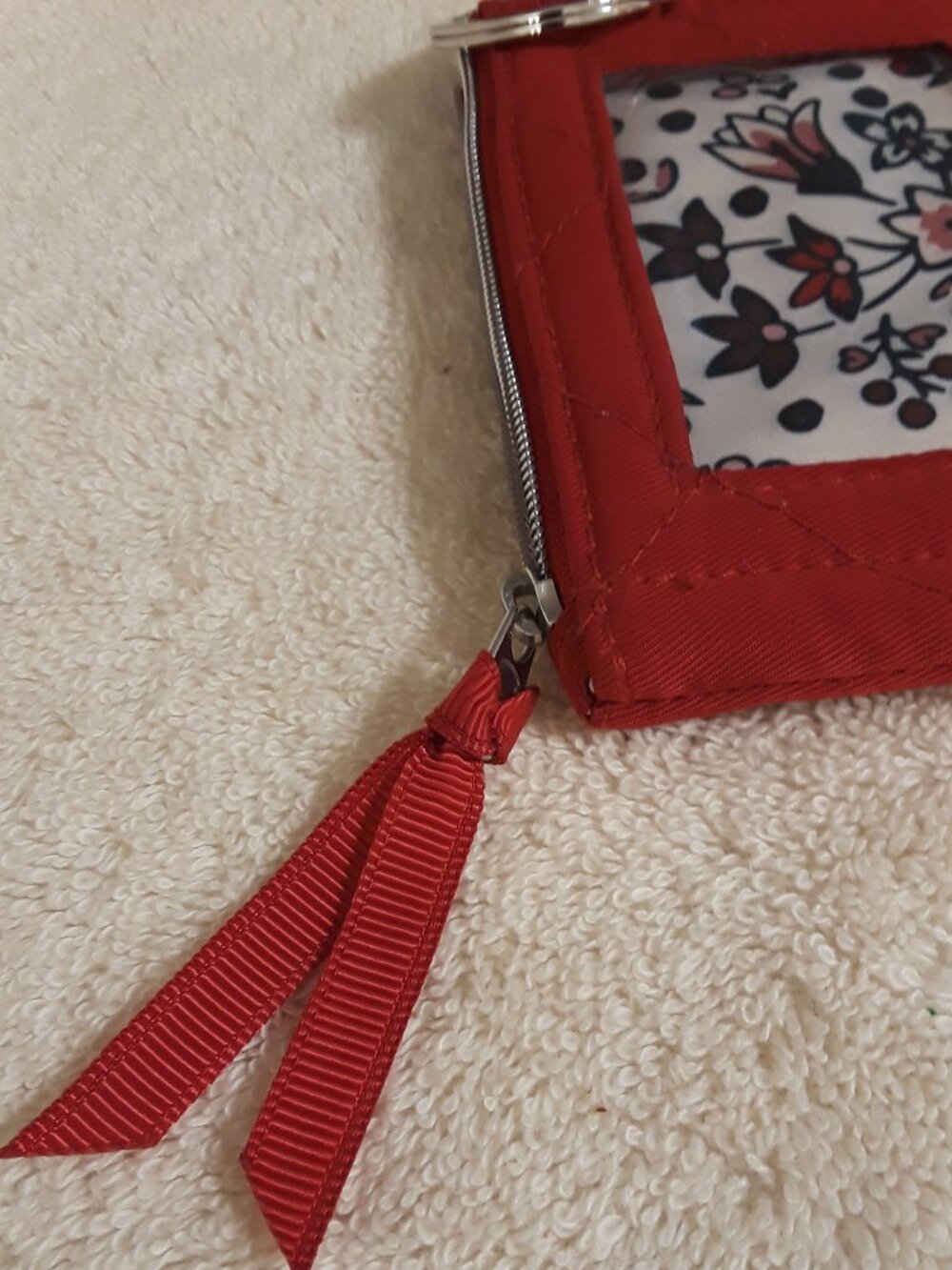 Wallet - Vera Bradley Solid Red Quilted Zip Clear ID Case & Card Holder Key Ring - Picture 6 of 12